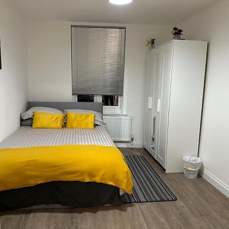 2 Bedroom Apartment Londra Dış mekan fotoğraf