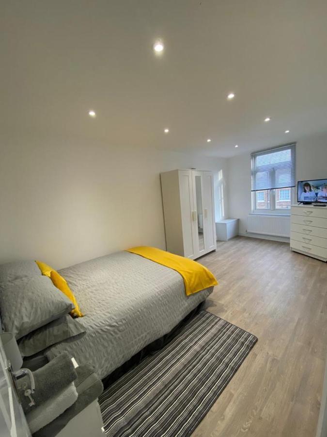 2 Bedroom Apartment Londra Dış mekan fotoğraf
