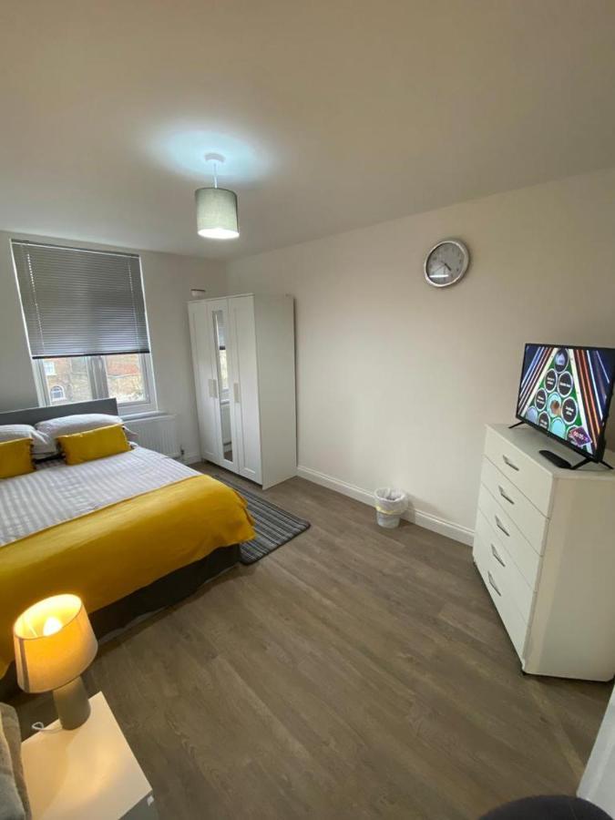 2 Bedroom Apartment Londra Dış mekan fotoğraf