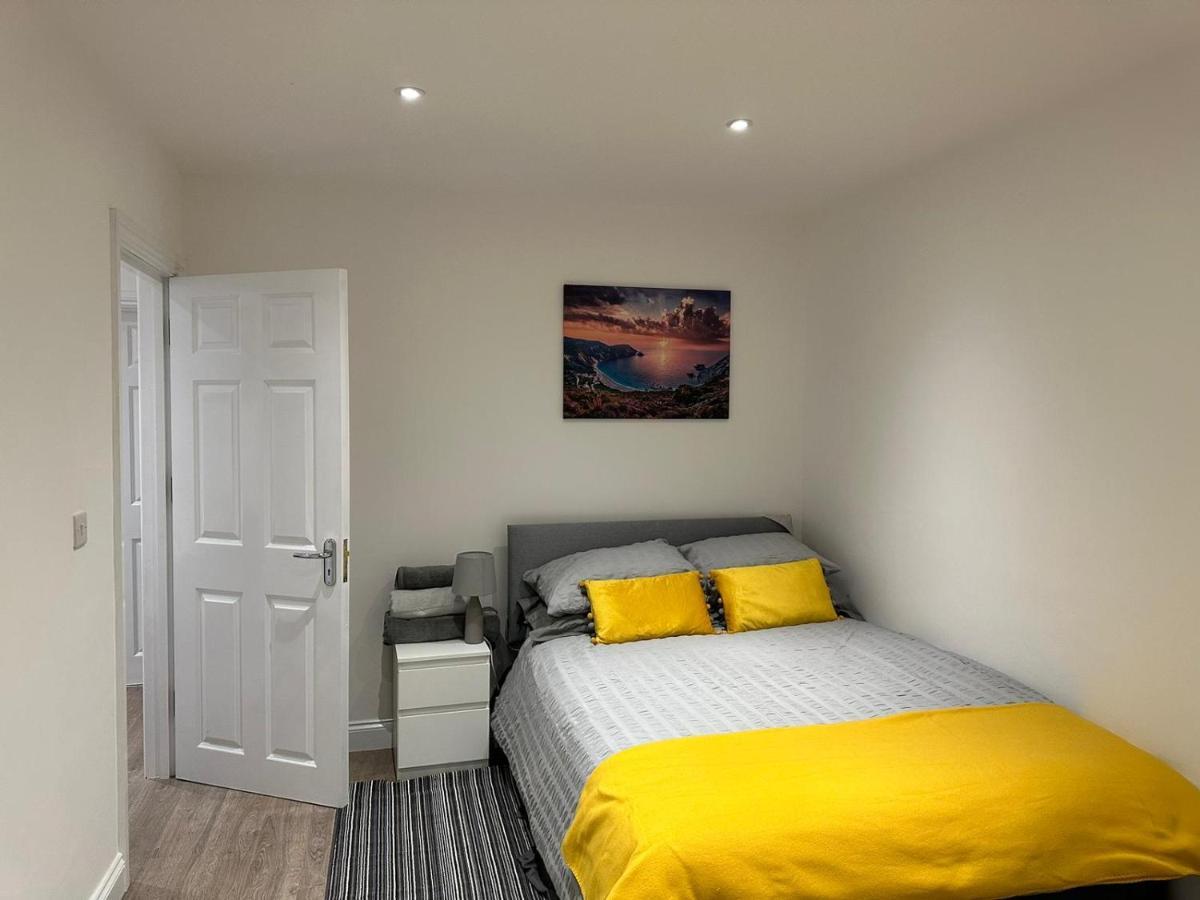 2 Bedroom Apartment Londra Dış mekan fotoğraf